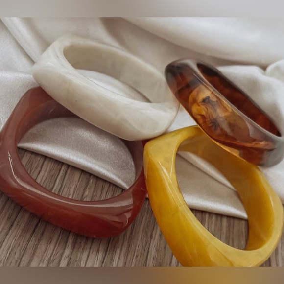 Ivory Bangle - Picture 3 of 3